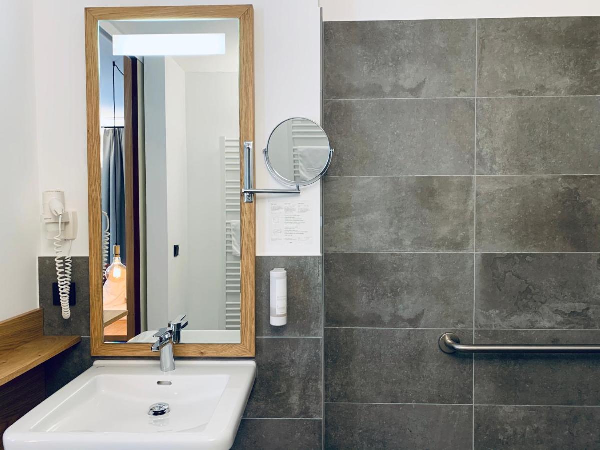Stadthotel Kachelofen Крумбах Екстериор снимка