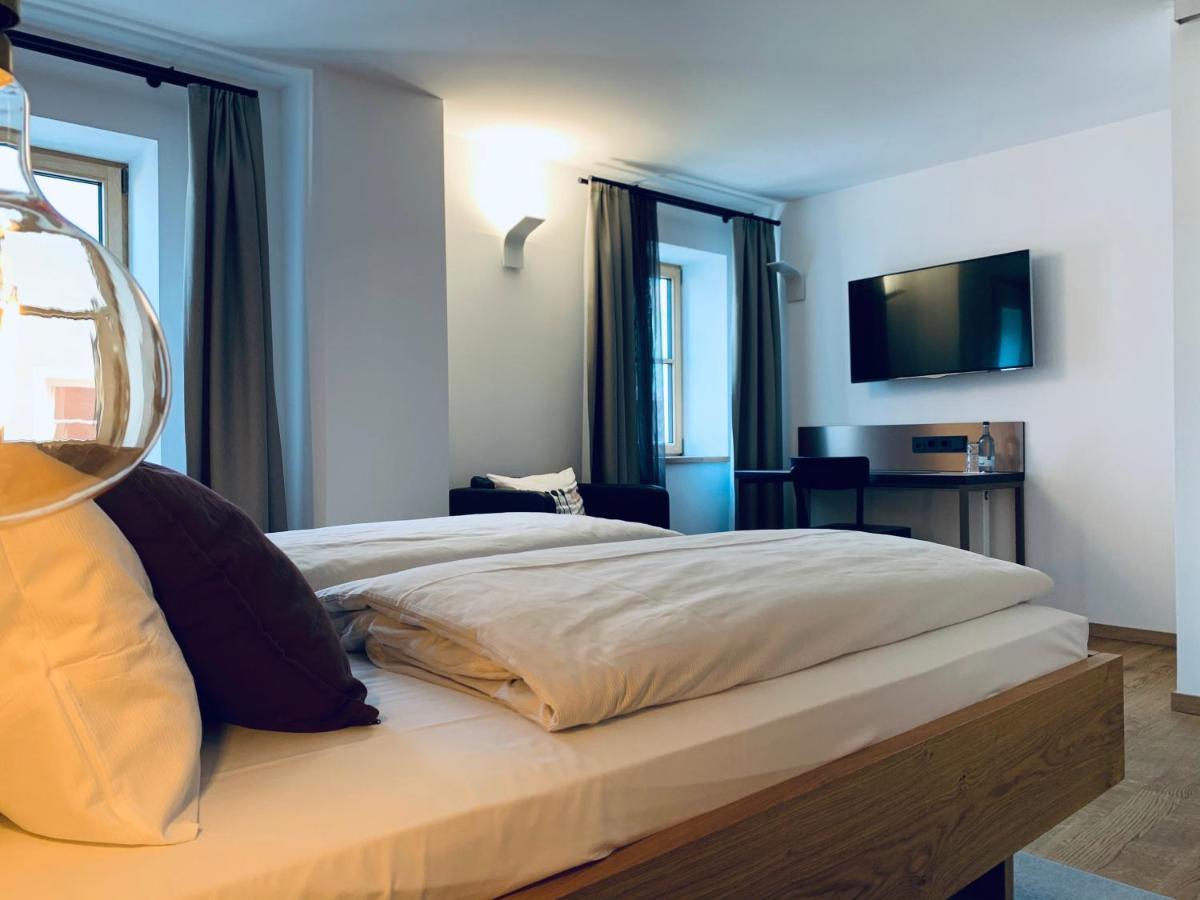 Stadthotel Kachelofen Крумбах Екстериор снимка
