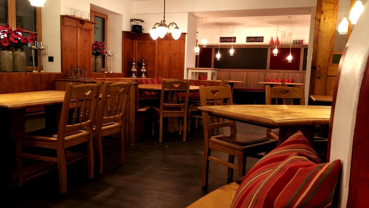 Stadthotel Kachelofen Крумбах Екстериор снимка