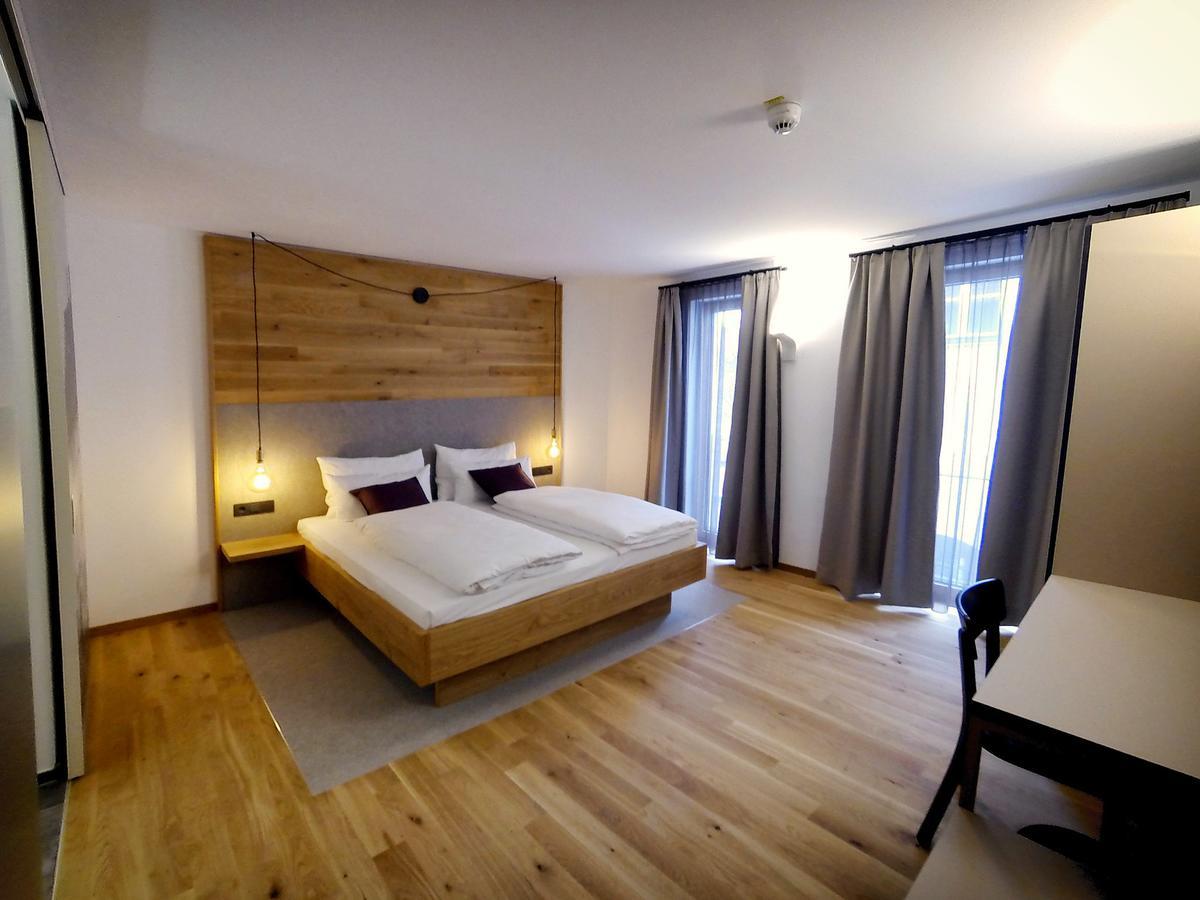 Stadthotel Kachelofen Крумбах Екстериор снимка