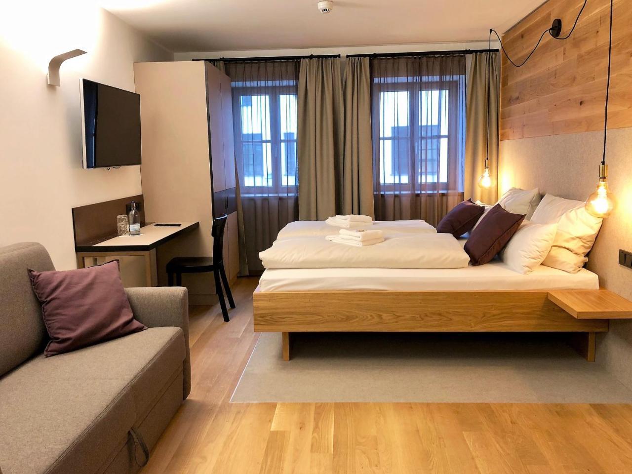 Stadthotel Kachelofen Крумбах Екстериор снимка